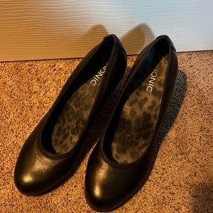 Vionic black heel 9 1/2